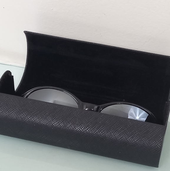 Prada Black Flip Top Clamshell Protective Eyeglasses / Sunglasses Case - Picture 5 of 13